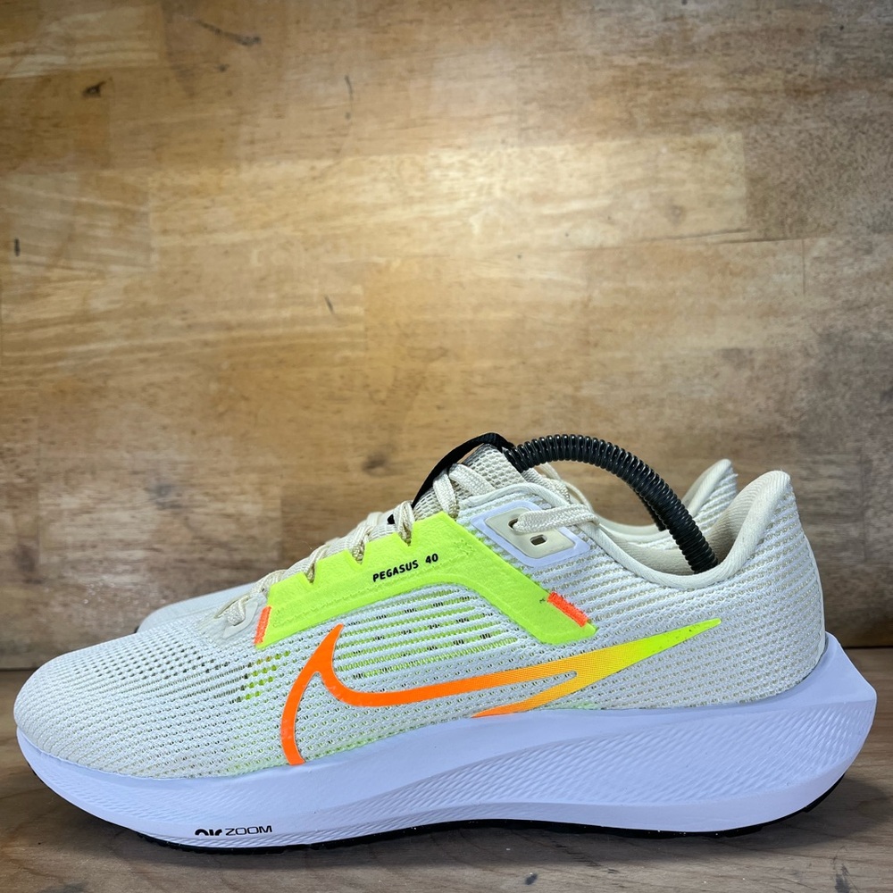 NEW Nike Air Zoom Pegasus 40 Womens Sz 10.5 Running Shoes Coconut Milk Lime - Picture 4 of 11